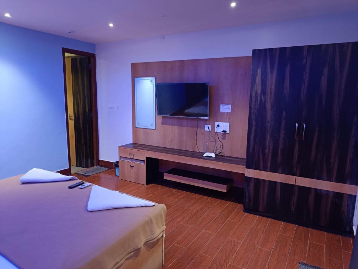 Umino Beach Resort Chennai Exterior photo
