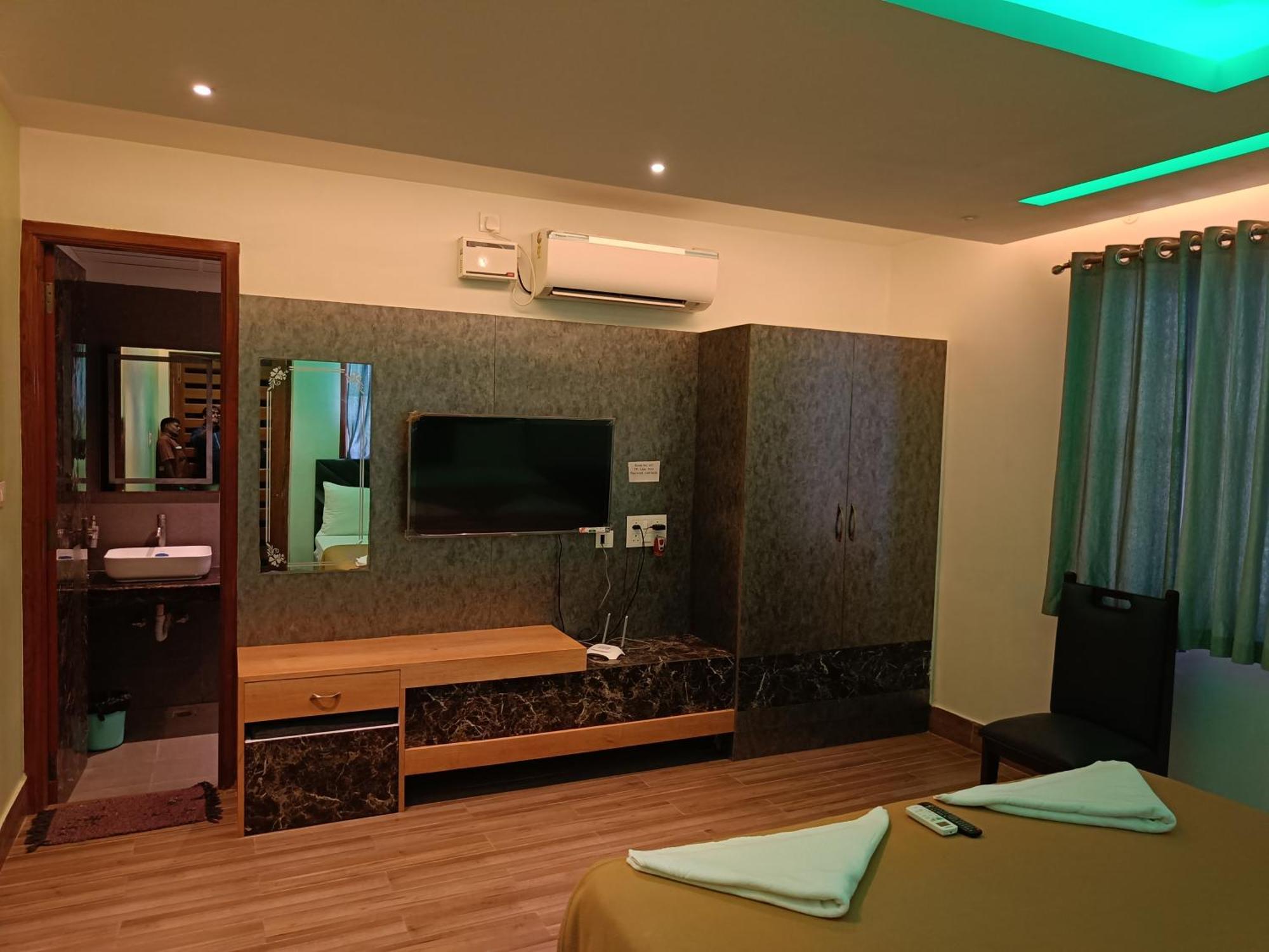 Umino Beach Resort Chennai Exterior photo